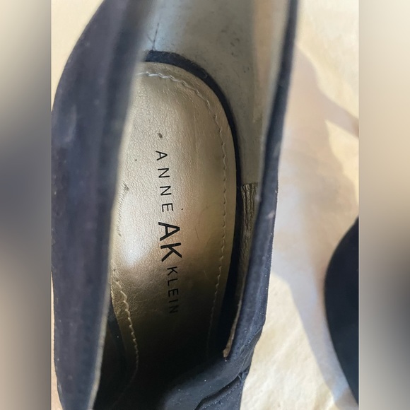 Anne Klein Heels - Picture 2 of 4